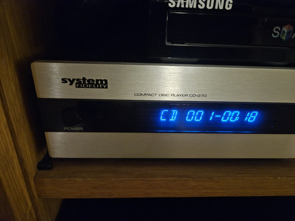 CD-проигрыватель SYSTEM FIDELITY CD-270