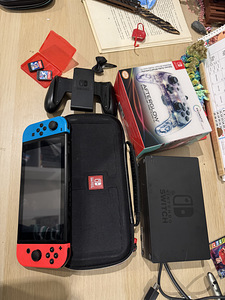 Nintendo Switch (1 foto / 3)