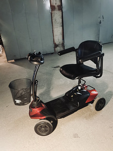 Электросамокат Pride Mobility Go Go (3 фото из 4)