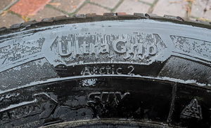 Goodyear naastrehvid 265/60/18 (3 foto / 5)
