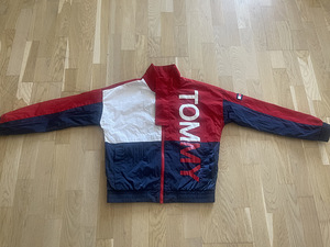 Tommy Hilfigeri jope suurus 164 sm (1 foto / 1)
