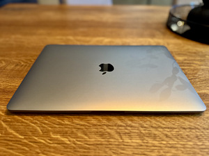 Macbook Air 2020 Retina (3 foto / 5)