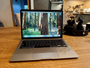 Macbook Air 2020 Retina (4 foto / 5)