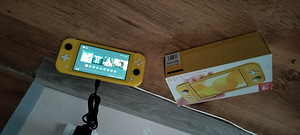 Nintendo switch lite (желтый) (1 фото из 2)