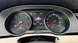 Volkswagen Passat 2015 2.0 TDI BlueMotion (8 foto / 9)