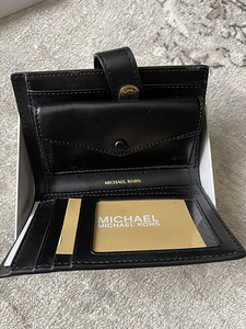 Кошелек Michael Kors НОВЫЙ!! (4 фото из 4)