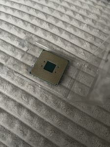 Ryzen 2600 (2 foto / 2)