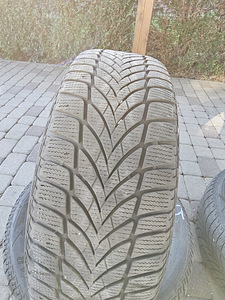 Goodyear Ultragrip Ice 2 Mõõt 215/55/17 (4 foto / 6)