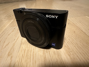 SONY RX 100 digi foto ja video kaamera (6 foto / 6)