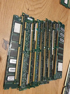 Lauaarvuti mälud DDR1 DDR2 DDR3 ja muu (8 foto / 8)