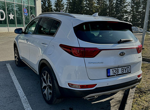 Kia Sportage (2 foto / 9)