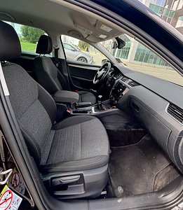 Skoda Octavia (6 фото из 9)