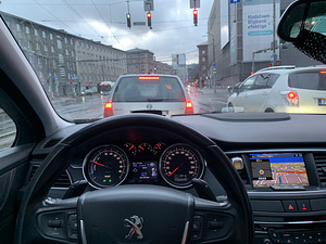 Peugeot 508 RXH гибрид (11 фото из 15)