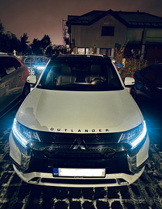 Mitsubishi Outlander Phev 4WD Instyle Plus 2.4 99kW (5 foto / 15)