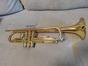 Yamaha YTR-2330 (2 foto / 2)