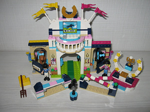 41367 LEGO Friends- takistussõiduvõistlus (3 foto / 3)