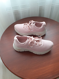 SKECHERS Arch Fit tossud, suurus 37 (2 foto / 7)