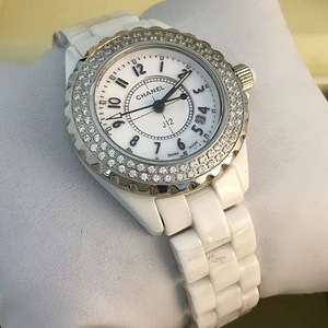 CHANEL J12 (1 фото из 1)