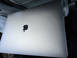 Apple MacBook Pro 15 2018 (3 фото из 10)