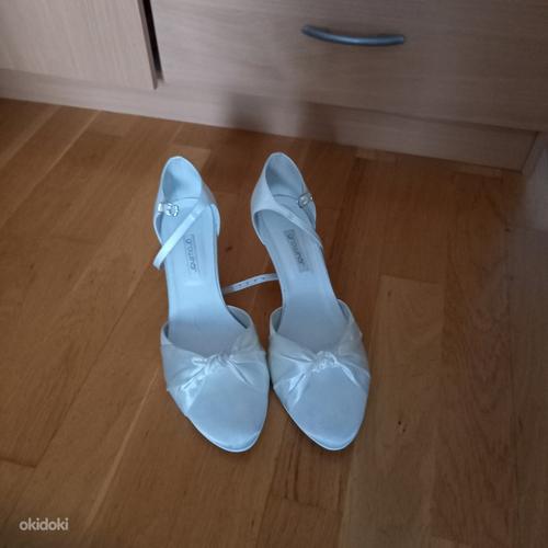 Продам свадебные туфли s40 (фото #1)