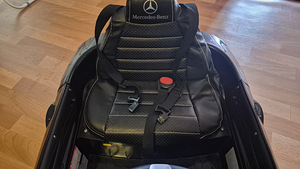 Автомобиль Mercedes с пультом управления. (5 фото из 6)
