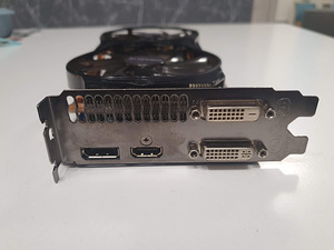 Gigabyte GeForce GTX 650 Ti Boost (3 foto / 3)