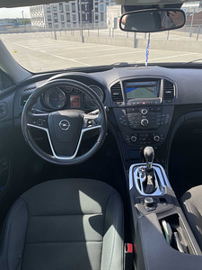 Opel insignia (8 фото из 11)