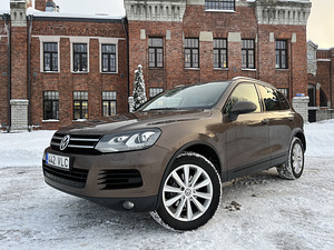 Volkswagen Touareg (2 foto / 14)