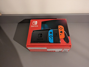 Nintendo switch V2 как новый (1 фото из 3)