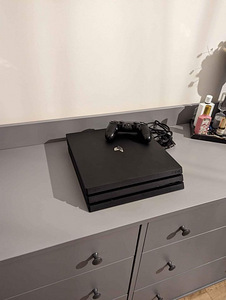 Playstation 4 Pro (1 фото из 1)