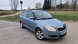 Skoda Fabia 1,4 2008 (3 foto / 11)