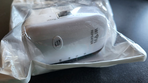 300Mbps Wireless Wi-Fi Repeater 2.4G (1 foto / 1)