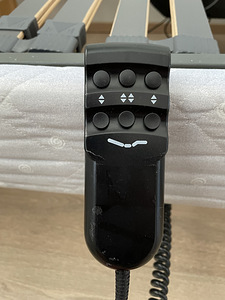 Voodi elektrimootoriga reguleeritav (3 foto / 6)