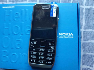 Mobiiltelefon Nokia E 52 (1 foto / 3)