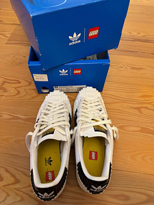Adidas SuperStar Lego (1 фото из 4)