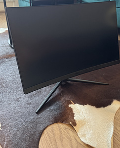 MSI G24C4 24" Curved monitor (1 foto / 3)