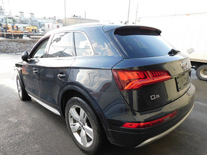 Audi Q5 2019 kahjustatud (6 foto / 11)