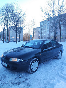 Mitsubishi Carisma (1 foto / 8)