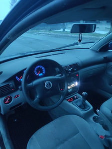 Volkswagen Passat (2 foto / 5)