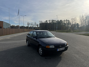Opel Astra F (2 foto / 10)