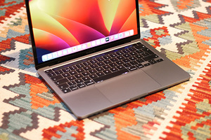 MacBook Pro 13″ 2020 – M1/8GB/256GB SSD (2 foto / 6)