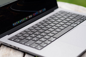 Apple MacBook M1 Pro 14" (2021) 512GB, 16GB (4 foto / 6)