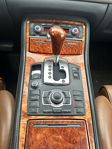 Audi A8 4.2TDI 240kw (7 foto / 7)