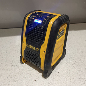 Колонка dewalt dce006 (1 фото из 1)