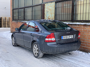 Volvo S40 (4 фото из 7)