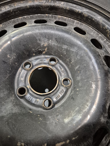 16" GM veljed 5x110 koos naastrehvidega 205/55/16 (5 foto / 5)
