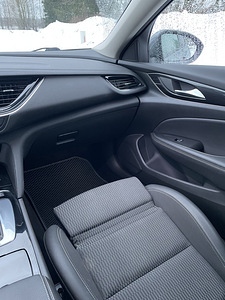 Opel Insignia Grand Sport (8 foto / 15)