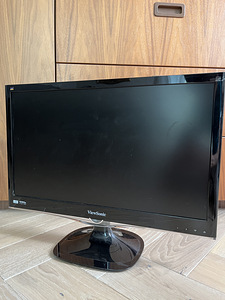 Müüa PC komplekt (PC; 2 monitori; klaviatuur jne) (2 foto / 3)
