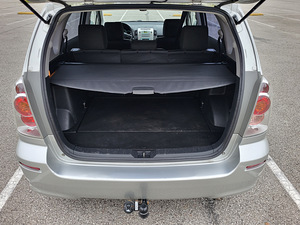 Toyota Corolla Verso 2.2 100kW manuaal (7 foto / 14)