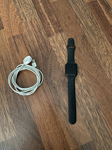 Apple watch Series 4 44mm (1 foto / 3)